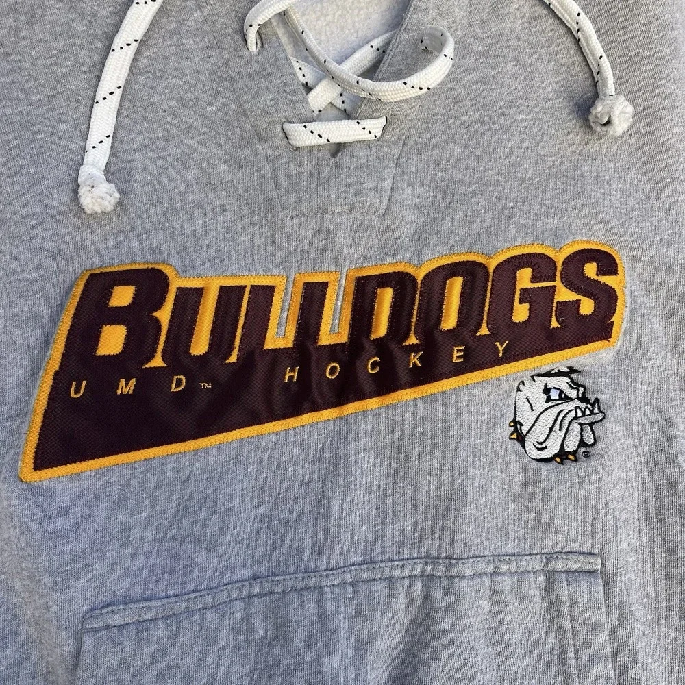 Vintage University of Minnesota Duluth Hoodie UMD Bulldogs Hockey Sweatshirt